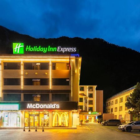 Holiday Inn Express Jiuzhaigou,Only 600 Meters To Jiuzhaigou Park By Ihg Экстерьер фото