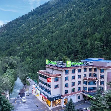 Holiday Inn Express Jiuzhaigou,Only 600 Meters To Jiuzhaigou Park By Ihg Экстерьер фото