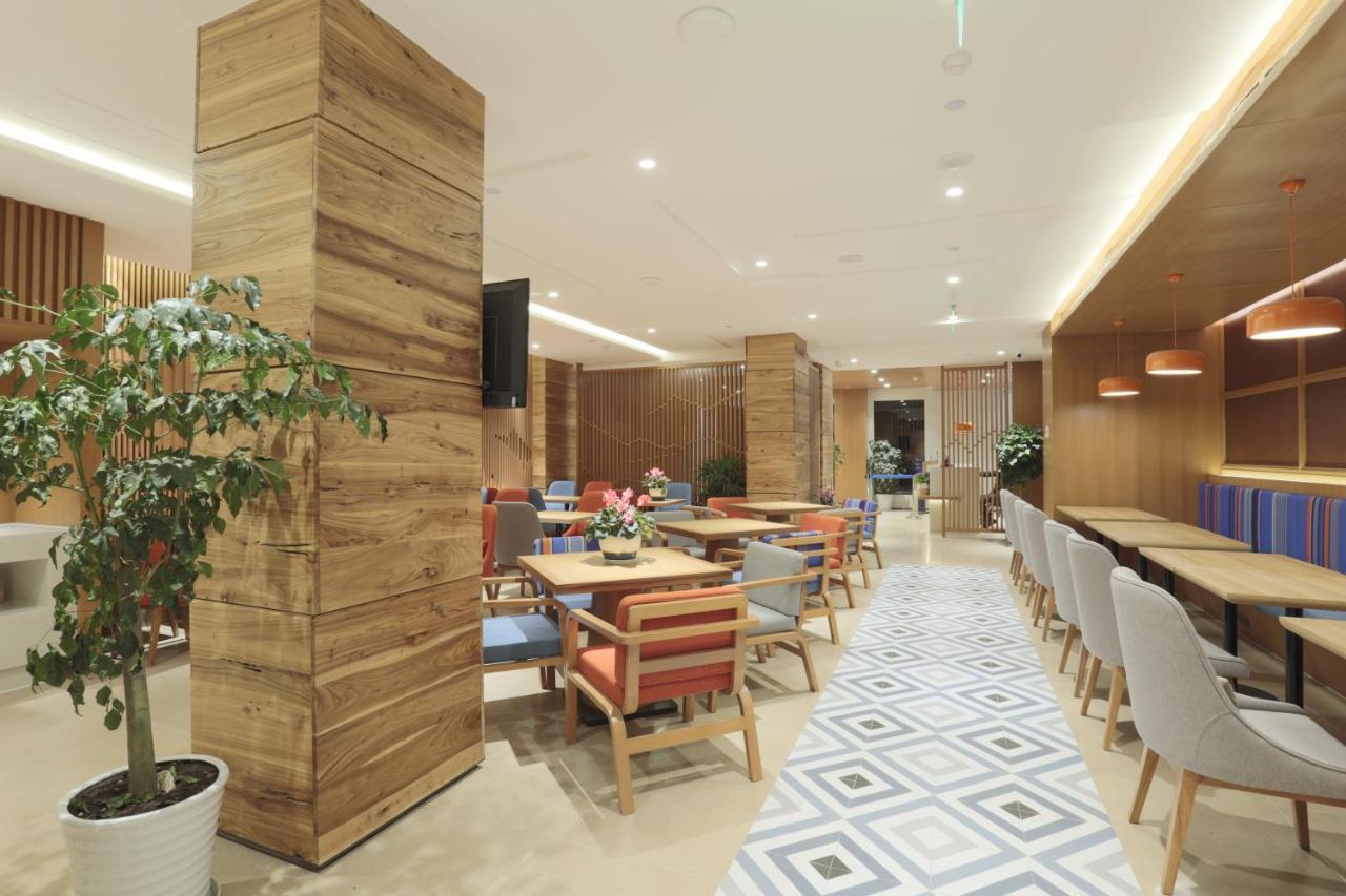 Holiday Inn Express Jiuzhaigou,Only 600 Meters To Jiuzhaigou Park By Ihg Экстерьер фото